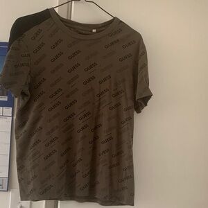 GUESS Men's Logo Print Brown Tee